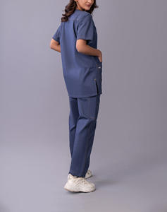 Conjuntos de Uniformes de Verano a la Moda con Blusa de Manga Corta y Pantalones Jogger, Personalizables con Logotipo OEM para Salones de Belleza y Personal de Hospital - Product Image 5