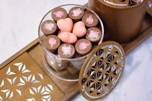 Plateau en bois incrusté de MOP de conception la plus récente avec boîte de chocolat acrylique de luxe pour le cadeau de l'Aïd Ramadan fabriqué à la main du Vietnam - Product Image 4