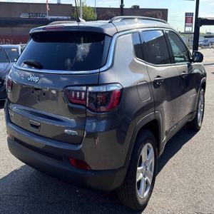 Jeep Compass Latitude 2022 USADO EN BUEN ESTADO - Product Image 2