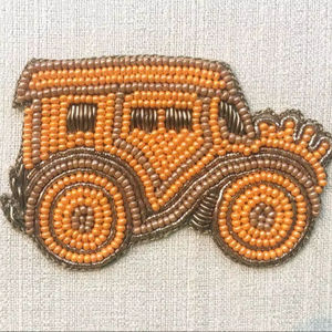 Adorno Navideño Colgante de Alta Calidad, Hecho a Mano, con Cuentas Negras y Doradas, en Forma de Perro, Bordado, para Festividades - Product Image 1