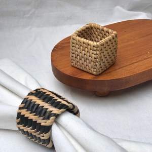 Servilleteros de Ratán Hechos a Mano con Diseño Único para el Hogar, Cocina, Comedor y Cenas - Product Image 2