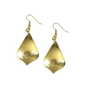 Impresionantes pendientes de oro de metal hechos a mano de alta calidad con diseños modernos y un acabado pulido Premium para los amantes de la moda - Product Image 1