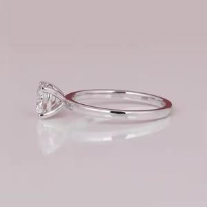 "Anillo de compromiso de oro macizo con moissanita cultivada en laboratorio y diamantes de diseño único personalizado para Niñas" - Product Image 5