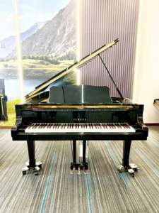 Piano de cola Yamaha C7B negro de alta calidad, piano digital electrónico estilo piano de cola, piano de concierto, baby grand - Product Image 1