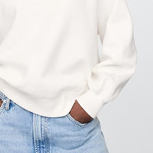 บริการออกแบบ OEM / เสื้อสเวตเชิ้ตแขนยาวสำหรับผู้หญิง ให้ความสบายและผ่อนคลาย ผลิตจากวัสดุคุณภาพสูง พร้อมโลโก้ที่ปรับแต่งได้ - Product Image 4