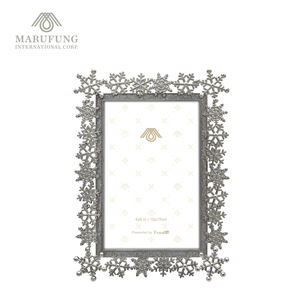 Cadre photo rectangulaire en alliage de zinc bleu marine personnalisable motif flocon de neige pour la décoration de la maison de Noël disponible en plusieurs couleurs - Product Image 6