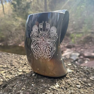 Vaso de cuerno de búfalo artístico hecho a mano para whisky y Brandy - Product Image 1