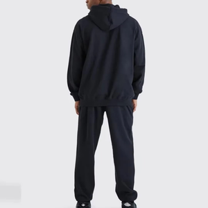 ชุดวอร์มสองชิ้น เสื้อฮู้ดดี้สีเทาผ้าบางเบา แห้งเร็ว ระบายอากาศได้ดี สำหรับผู้ชาย พร้อมกางเกงขายาวทรงตรงขากว้าง รับผลิตแบบ Private Label - Product Image 3