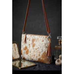 Bolso Bandolera de Cuero Vacuno Hecho a Mano Estilo Vintage con Borla - Bolso de Hombro Bohemio para Mujer - Product Image 4