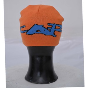 Gorras de invierno personalizadas de punto de nuevo estilo al por mayor para adultos gorro de punto de invierno acrílico gorros doblados gorro de calavera de invierno para hombres - Product Image 4