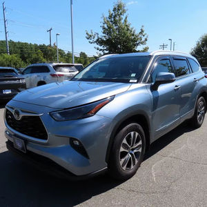 Toyota Highlander XLE AWD Plus 2022 Usada en Buen Estado, Sin Accidentes, Volante a la Izquierda/Derecha - Product Image 1