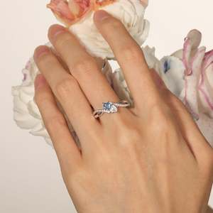 Anillo Doble Corazón Personalizado Jeulia - Plata de Ley con Baño de Oro Rosa o Oro de 18K, Anillo de Moda para Boda - Product Image 5