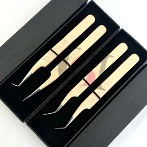 Vente en gros 45 Degrés Latte Poudre Revêtement 90 Degrés Papillon Imprimer Isolation Argent Pointe Extension De Cils Pince À Épiler Outils De Beauté - Product Image 1