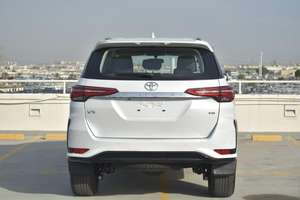 Fortuner GX SUV 6 Plazas, Equipamiento Completo, 2024, Volante a la Izquierda, Emisión Euro V, Sin Accidentes y con Garantía - Product Image 6