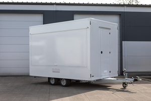 Camionnette mobile blanche pour la livraison d'aliments surgelés, idéale pour la restauration de rue et les cuisines mobiles - Product Image 2