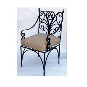 Silla de metal de inspiración antigua con estructura duradera resistente al óxido y asiento de comodidad superior - Product Image 1