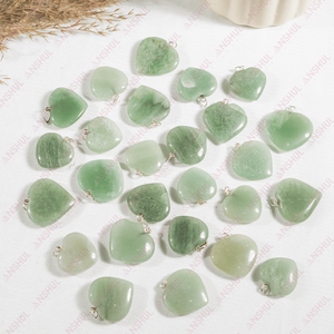 Superbe pendentif en forme de cœur en aventurine verte de qualité supérieure, cristal naturel de guérison pour bijoux, à porter au quotidien et pour les fêtes, méditation. - Product Image 3