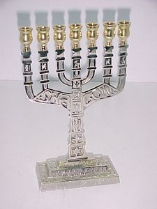 เชิงเทียนทองเหลืองชุบร้อนขายสองโทนหรูหราของราชวงศ์ชาวยิวแกะสลักออกแบบ menorah เชิงเทียนยืนวัด menorah - Product Image 2