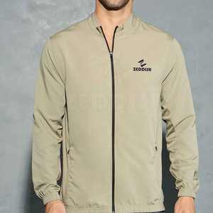 Veste en polyester pour hommes coupe ajustée avec col haut et design épuré pour des vestes d'hiver à l'aspect contemporain - Product Image 3