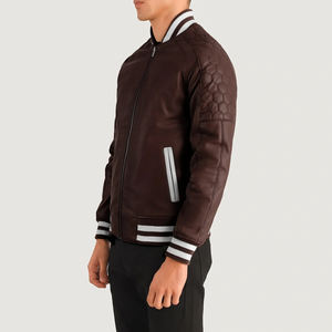 Custom College Varsity Chaquetas Hombres Premium Streetwear Chaqueta de béisbol con parches de mezcla de lana Cuerpo y mangas de cuero para la moda - Product Image 2