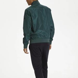 Blouson aviateur lourd pour hommes avec rembourrage épais doublure intérieure chaude et tissu durable pour les conditions froides difficiles - Product Image 3