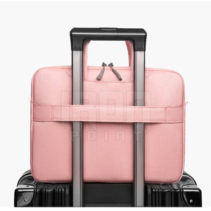 Sac d'ordinateur portable d'affaires et de voyage en nylon léger avec profil mince et rembourrage intérieur antichoc - Product Image 5