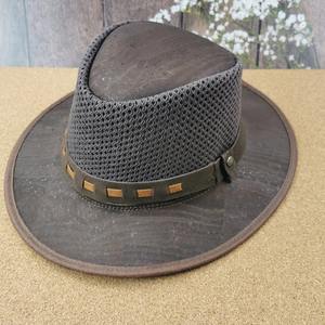 Chapeau en liège brun avec filet et dentelle brune - Product Image 1