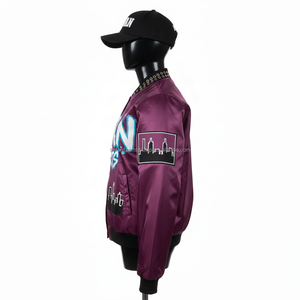 Chaquetas de Satén para Mujer de Alta Calidad, Tela Color Granate Intenso con Logotipo Bordado Personalizado y Detalles de Parches Suaves - Product Image 3