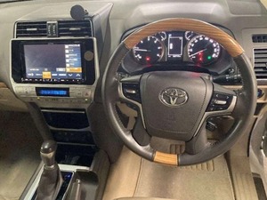 Venta al por Mayor de Toyota Land Cruiser Prado con Caja de Cambios Manual/Automática, Motor Diésel de 8L, Volante a la Izquierda - Product Image 6