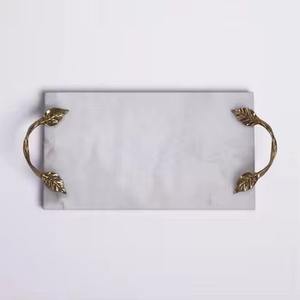 Bandeja de servicio de mármol blanco para bandeja de desayuno con mango de metal para el hogar, restaurante, hotel, uso de servicio, bandeja de mármol - Product Image 4