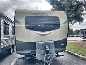 Autocaravana usada 2019 Forest River Flagstaff Micro-Lite 21FBRS para camping - Product Image 5