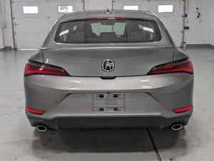 Integra FWD 4 portes berline 2024 d'occasion en excellent état, connue pour allier luxe et performances sportives. Frais accidentel. - Product Image 3