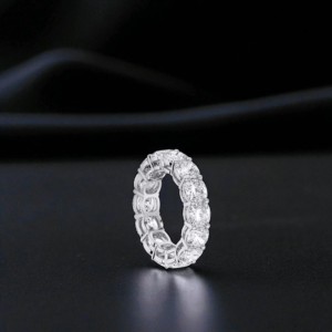 Anillo de banda de eternidad de diamante con corte de cojín cultivado en laboratorio de 10,00 quilates, hecho en platino para ella - Product Image 5