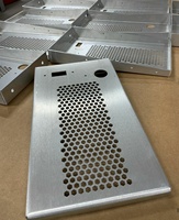 Tôles décoratives perforées en acier inoxydable – Fabrication durable de tôles métalliques perforées pour clôtures extérieures – Personnalisation OEM