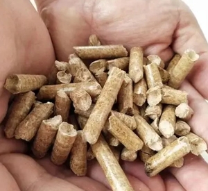 Granulés de bois certifiés de biomasse dans le carburant en vrac pour les chaudières de chauffage industriel - Product Image 2