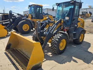รถตักขนาดเล็ก 2023 324P 4WD รุ่น Z179236 อุปกรณ์พร้อมส่งออกระดับพรีเมียม - Product Image 2