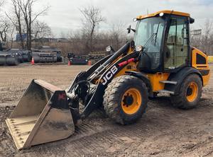 Cargadora Compacta de Orugas JCB 409 2021 - Motor Diésel de Alto Rendimiento para Construcción y Agricultura - Product Image 6