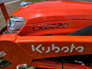 Tractor Agrícola Compacto Kubota de 23.3 HP con Cargador Frontal - Product Image 6