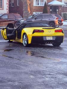 CLEAN 2019 Che-v-rolet Cor-v-ette Stin_gray 3LT Convertible RWD - Product Image 4