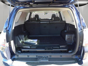 Voiture d'occasion de qualité et abordable, Toyota 4Runner 2022, conduite à gauche - Product Image 3