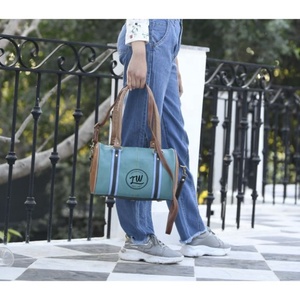 Nouveau véritable fait à la main en cuir de fourrure de vachette sacs à bagages multi-usages unisexe grande taille multi-utilisations sac de voyage cheveux sur cacher fourrure sac polochon - Product Image 3