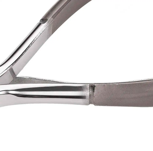 Alicates Profesionales de Acero Inoxidable para Cutículas, Curvos, con Abertura de Mandíbula Ancha y Logotipo Personalizado para Uso en Dedos - Alta Calidad, Venta al Por Mayor - Product Image 3