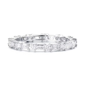 Anillo Delicado con Diamantes Cultivados en Laboratorio, Corte Baguette y Redondo, Impresionantes, F-VS2, Joyería Fina, Regalo, Oro Sólido de 14K, Engaste de Canal - Product Image 1