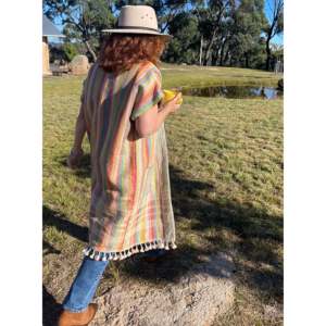 Chaqueta de Lana Tejida a Mano con Rayas Otoñales para Usar como Prenda Exterior - Product Image 2
