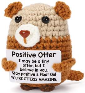 Produit fini : Adorable poupée loutre créative et émotionnelle, faite main au crochet, à l'énergie positive, <span class=keywords><strong>objet</strong></span> décoratif - Product Image 1