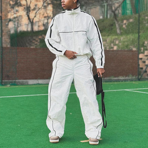 Fabricantes de Chándales, traje de jogging ajustado personalizado, conjuntos de chándal cortavientos de nailon ligero con cremallera en blanco para hombre - Product Image 2