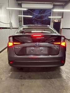 Voiture d'occasion de qualité et abordable, Toyota Prius LE 2021, conduite à gauche - Product Image 2