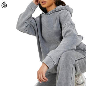 Survêtement court solide de haute qualité pour femmes en gros Logo personnalisé 100% coton délavé à l'acide ensemble pantalon de survêtement à capuche - Product Image 4