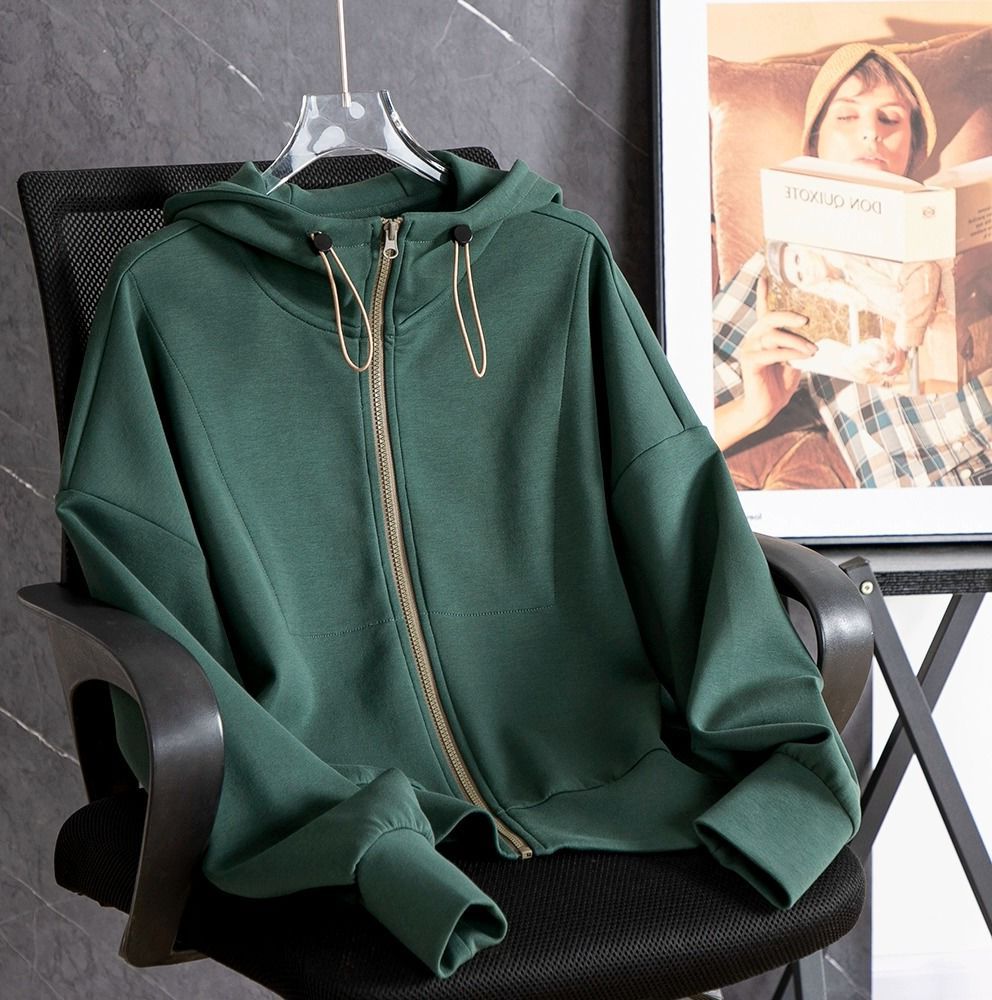 Dark green [Spring and Autumn]