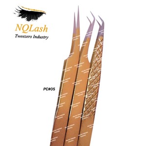 Pinzas para pestañas con agarre de diamante, Color dorado, puntiagudas de volumen de acero inoxidable, fabricante de logotipo personalizado, NQLASH - Product Image 1
